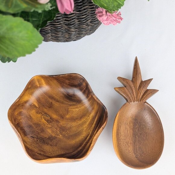 Set of 2 Vtg 60s Hawaiian Monkey Pod Wood Bowls Hand Carved Polynesian Decor - Picture 1 of 7